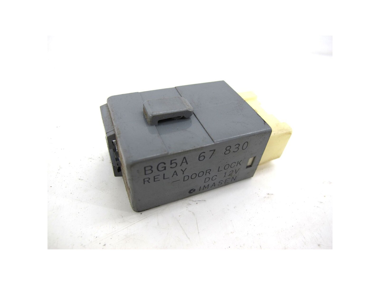 Mazda MX5 NB Relais Door Lock BG5A 67 830